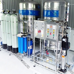 DÂY CHUYỀN LỌC NƯỚC 5000L/H COMPOSITE VAN CƠ AKCC5000